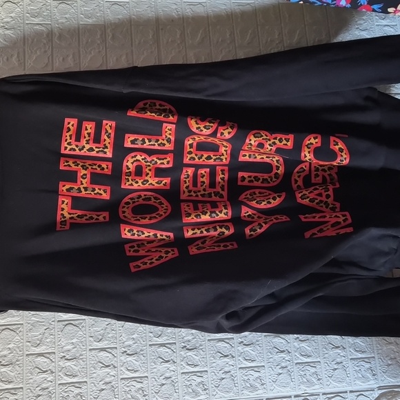 Black Sweatshirt with Red Leopard Smiley dressed in lala - Picture 4 of 5